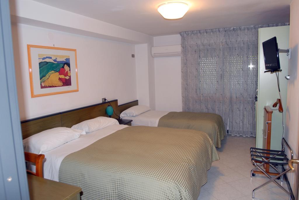 Hotel Sole Giulianova Exterior photo